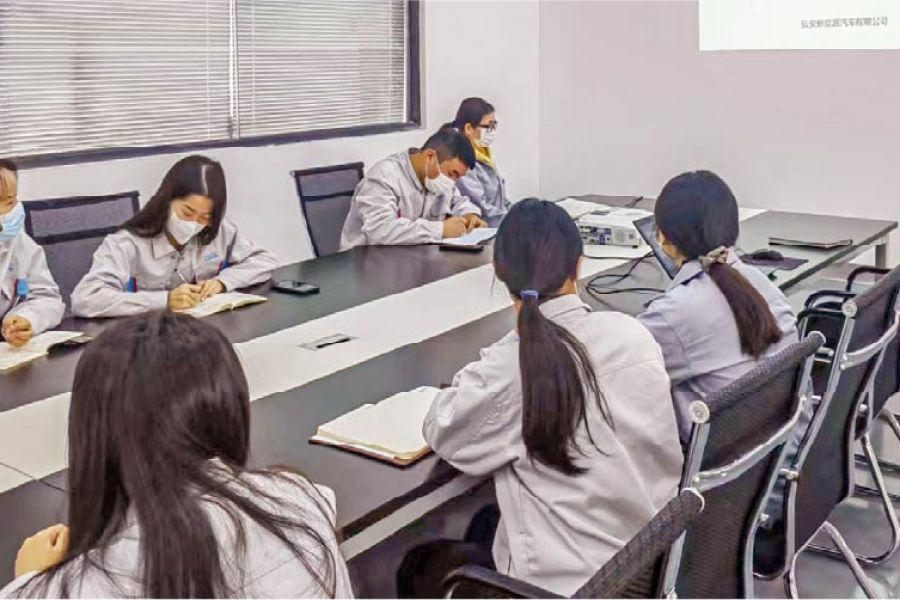 “崗位做貢獻，團員展風采”座談會